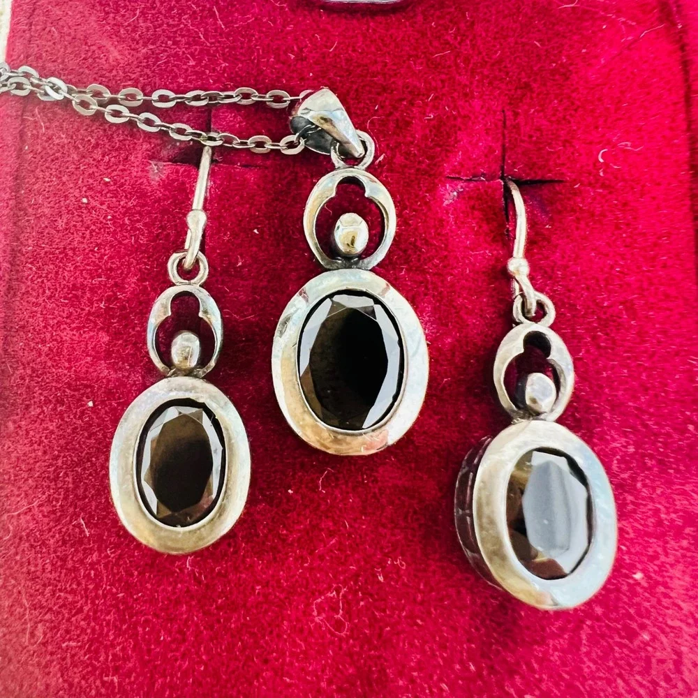 Sterling SilverDark Red Garnet Necklace and Earring Set